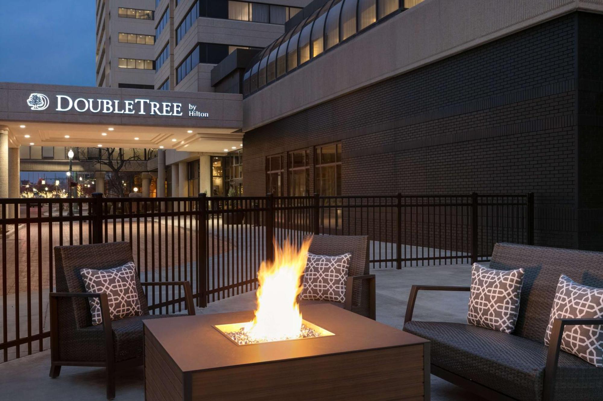 Doubletree By Hilton Canton Downtown Exterior photo